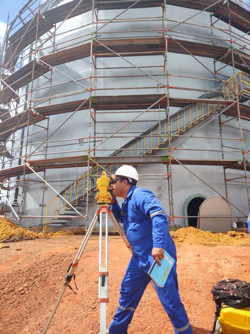Inspección topográfica en campo
